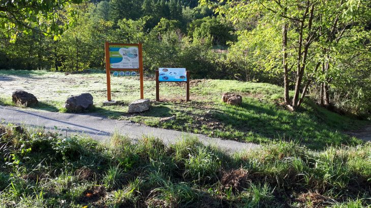 Panneau de sensibilisation sur les écrevisses à Mialet