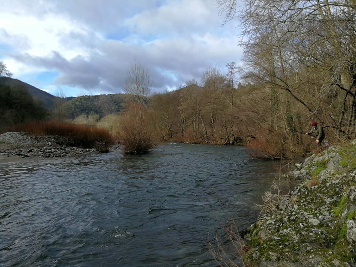 Pêche au toc sur le fleuve Hérault dans le Gard